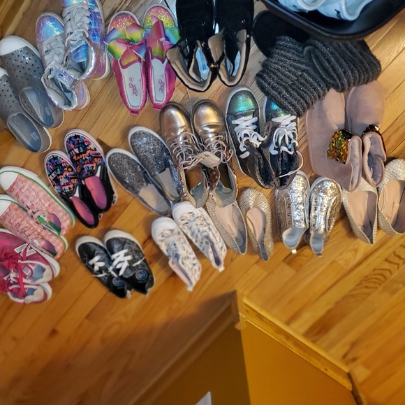 REVISED ALL Of These Perfect Pairs Of Shoes For You... - 11 Shoes For $150 - Picture 1 of 10